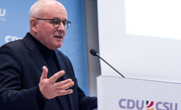 am Podium Volker Kauder MdB Kongress eHealth – Die digitale Kommunikation im Gesundheitswesen