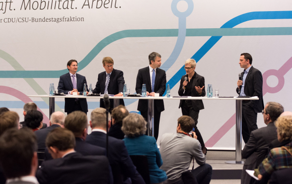 Diskussionsteilnehmer: Nico Gabriel, Prof. Dr. rer. nat.Barbara Lenz, Steffen Bilger MdB, Ronald Pofalla und Johann Jungwirth Chief Digital Officer, Volkswagen AG Kongress Deutschland 2050 - Gesellschaft. Mobilität. Arbeit.