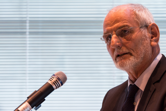 Kurzvortrag Prof. em. Dr. Gerd Krumeich ehemaliger Professor an der Heinrich-Heine-Universität Düsseldorf Lehren aus der Schlacht von Verdun