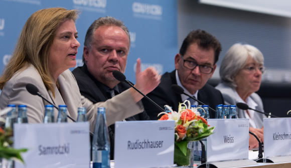 Sabine Weiss MdB, Kilian Kleinschmidt, Dr. Gerd Müller MdB und Sibylle Pfeiffer MdB (v.l.n.r.) Nahost-Kongress