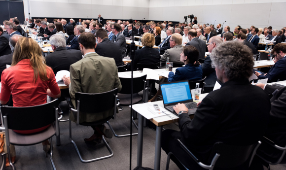 Blick in den Fraktionssitzungssaal Kongress Neues Luftverkehrskonzept für Deutschland
