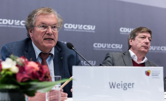 Prof. Dr. Hubert Weiger Vorsitzender des Bundes für Umwelt und Naturschutz Deutschland (BUND) Kongress Neues Luftverkehrskonzept für Deutschland