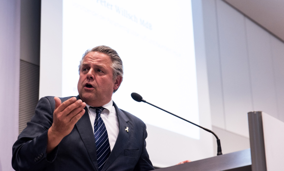 Ausblick Klaus-Peter Willsch MdB Vorsitzender der Parlamentsgruppe Luft- und Raumfahrt (PGLR) Kongress Neues Luftverkehrskonzept für Deutschland