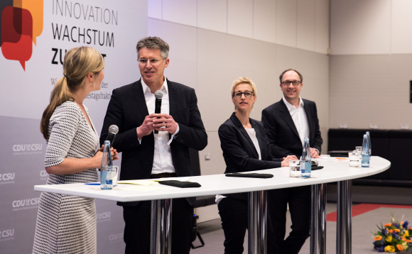 Industrie 4.0 – Wie verändert sich unser Arbeiten? Im Gespräch Nadine Schön MdB, Peter Mohnen, KUKA AG und Dr. Bernhard Rohleder, Bitkom, Moderation Maria Grunwald