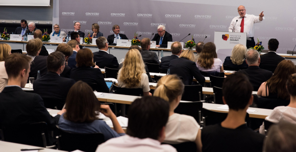 Impuls Peter Altmaier MdB Chef des Bundeskanzleramtes und Bundesminister für besondere Aufgaben Kongress Flüchtlinge und die deutsche Wirtschaft