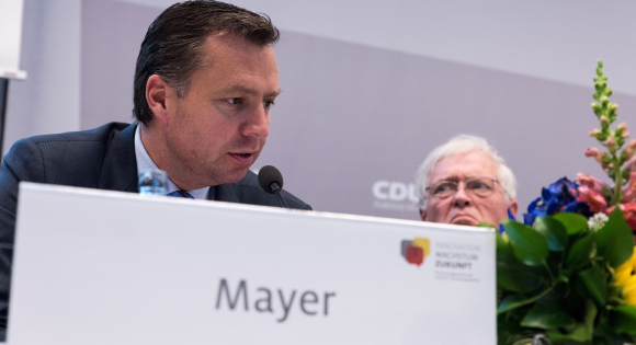 Stephan Mayer, Vorsitzender der Arbeitsgruppe Innen der CDU/CSU-Bundestagsfraktion Kongress Flüchtlinge und die deutsche Wirtschaft