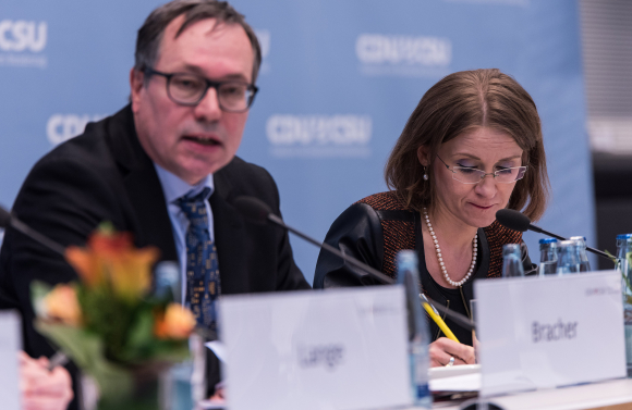 Tilman Bracher Bereichsleiter „Mobilität und Infrastruktur“ im Deutschen Institut für Urbanistik und Dr. Sigrid Nikutta Vorstandsvorsitzende der Berliner Verkehrsbetriebe (BVG) Kongress Nachhaltigkeit und Lebensqualität in der Stadt