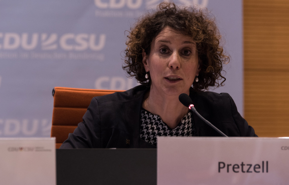 Dr. Diana Pretzell Leiterin Naturschutz Deutschland beim WWF Deutschland Fachgespräch Biodiversität und Artenschutz