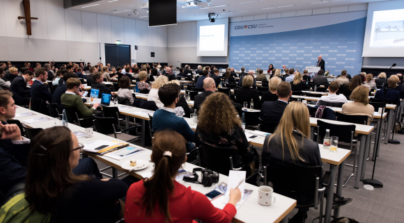 E-Partizipation: Demokratiegestaltung oder Klick-Tribunal?