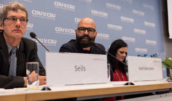 E-Partizipation: Demokratiegestaltung oder Klick-Tribunal?