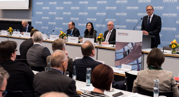 am Podium Franz-Josef Holzenkamp MdB Kongress Landwirtschaft in Deutschland – Wege in die Zukunft