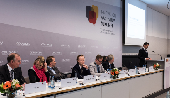 Dr. Matthias Heider MdB, Christine Hager, Martin Groß-Albenhausen, Jan Metzler MdB, Arndt Brockmann, Franz-Reinhard Habbel, Dr. Joachim Pfeiffer MdB und Prof. Dr. Jörg Funder (v.l.n.r.)