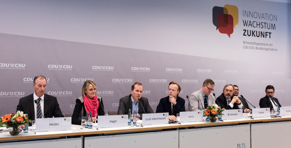 Panel II - Wo und wie kaufen wir in Zukunft ein und was bedeutet das für Branche, Stadt und Land?