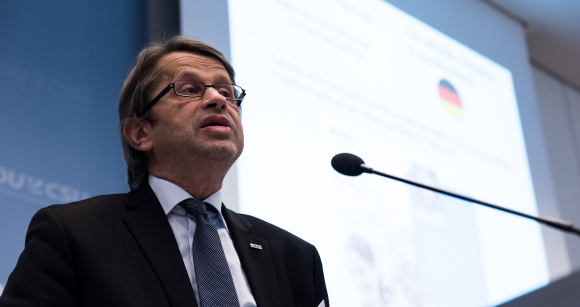 Prof. Dr. Heyo K. Kroemer Dekan der Medizinischen Fakultät der Georg-August-Universität Göttingen Kongress eHealth – Die digitale Kommunikation im Gesundheitswesen