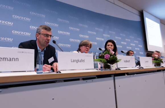 Dr. Peter Langkafel, Andrea Voßhoff und Dr. Katja Leikert MdB Kongress eHealth – Die digitale Kommunikation im Gesundheitswesen
