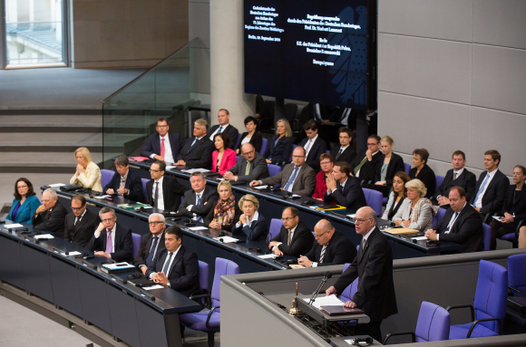 Bundestagspräsident Norbert Lammert spricht anlässlich der Gedenkstunde "75 Jahre Beginn des 2. Weltkriegs" Bundestagspräsident Norbert Lammert spricht anlässlich der Gedenkstunde "75 Jahre Beginn des 2. Weltkriegs"