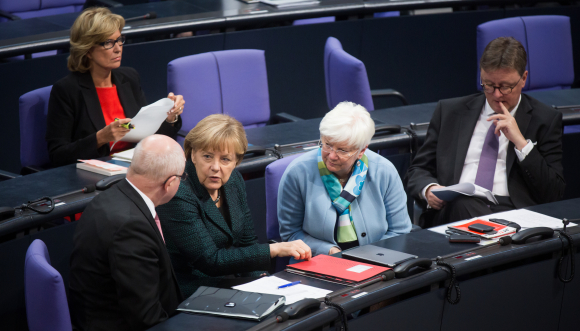 Volker Kauder, Angela Merkel, Gerda Hasselfeldt und Michael Grosse-Brömer, dahinter Dagmar G. Wöhrl Volker Kauder, Angela Merkel, Gerda Hasselfeldt und Michael Grosse-Brömer, dahinter Dagmar G. Wöhrl