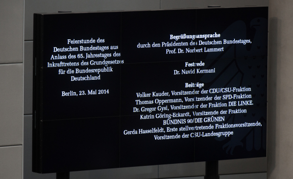 Anzeigetafel im Plenarsaal