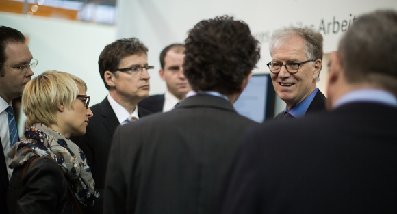 Im Gespräch mit BSI-Präsident Michael Hange (rechts mit Brille) Arbeitsgruppe Digitale Agenda besucht die Cebit in Hannover