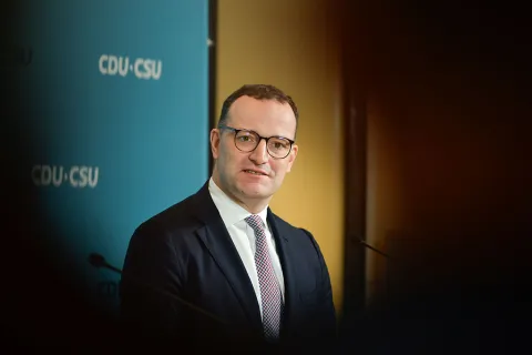 Jens Spahn gibt ein Statement vor der Fraktionssitzung am 24.11.2025 ab