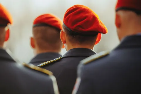 Bundeswehrsoldaten von hinten