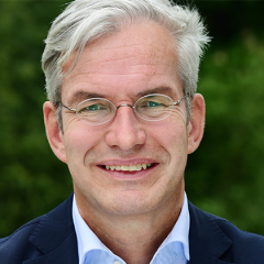 Dr. Mathias Middelberg Dr. Mathias Middelberg