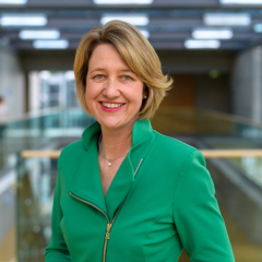 NEU - Dr. Anja Weisgerber NEU - Dr. Anja Weisgerber