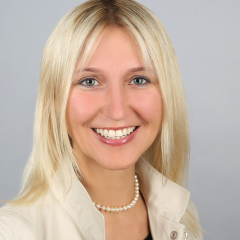 Dr. Silke Launert Dr. Silke Launert