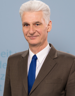 Dr. Rolf Schmachtenberg