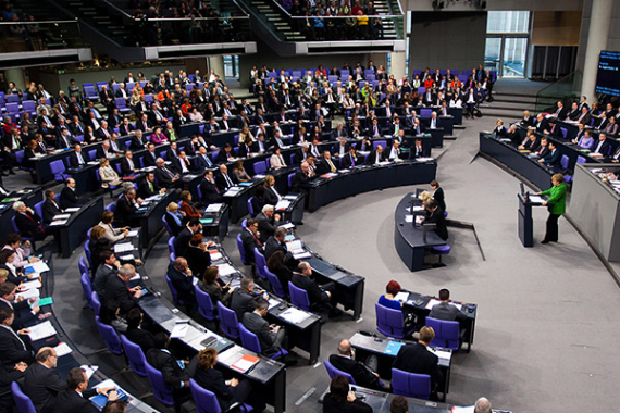 Der Bundestag hat in der 18. Wahlperiode 631 Mitglieder.
