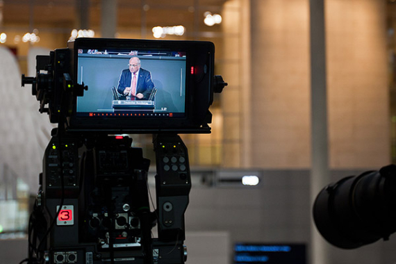 Alle Debatten des Bundestages werden vom Parlamentsfernsehen übertragen. 