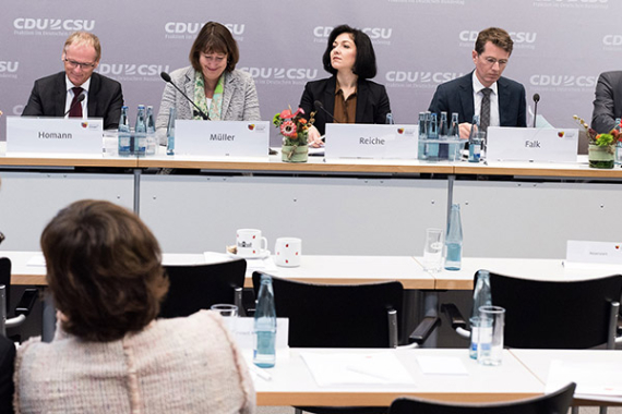 Zweites Diskussionspodium auf dem Energiepolitischen Dialog