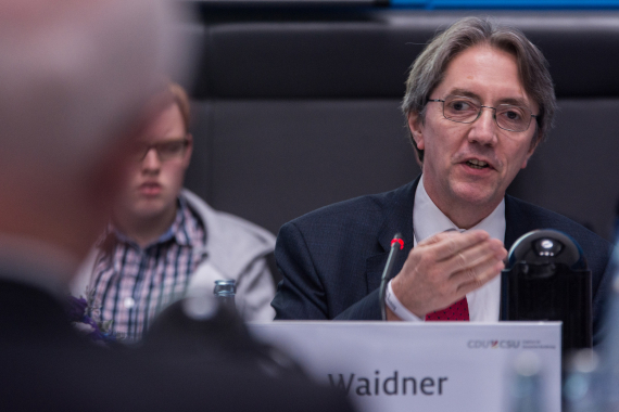 Tag der Inneren Sicherheit Prof. Michael Waidner Leiter des Fraunhofer-Instituts für Sichere Informationstechnologie