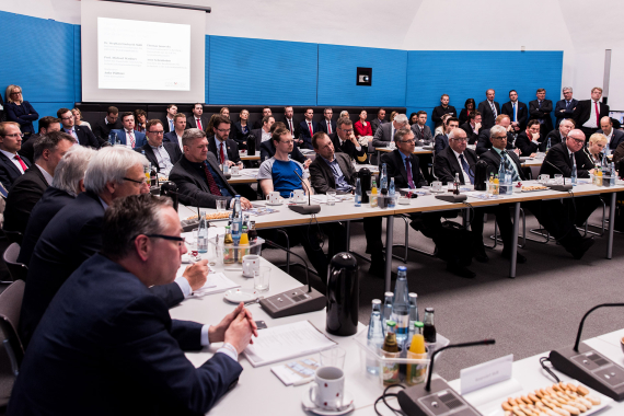 Tag der Inneren Sicherheit Teilnehmer am Podium 3 - Betrug, Datenklau und Sabotage: Wie sicher sind wir im Netz?