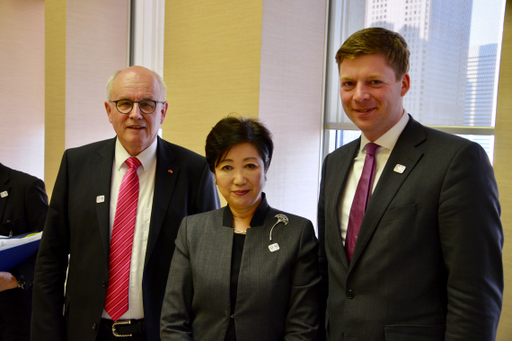 Volker Kauder MdB mit der Gouverneurin von Tokio Yuriko Koike und Stefan Heck MdB