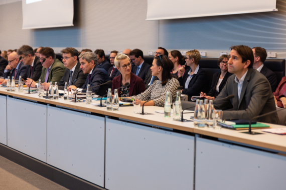 Fraktionssitzung am 6. November 2018 | Quelle: CDU/CSU-Fraktion im Deutschen Bundestag/ Michael Wittig | Creative Commons-Lizenz CC BY-ND-4.0