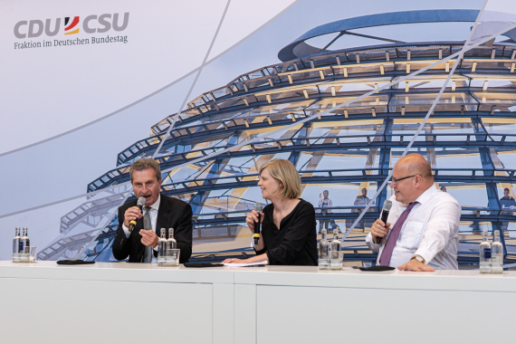 Günther Oettinger | EU-Kommissar für Haushalt und Personal, Peter Altmaier MdB | Bundesminister für Wirtschaft und Energie und Moderatorin Dr. Janka Oertel | German Marshall Fund