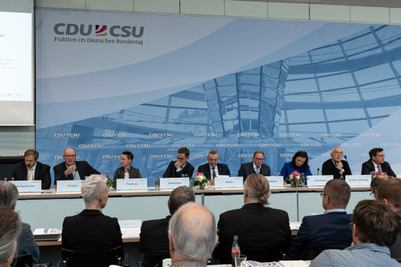 Fachgespräch Eigentum schützen, Rechtssicherheit schaffen – Landwirtschaft ist Mittelstand	