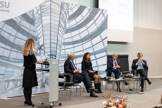 Podium 2 "Transatlantische Zusammenarbeit"