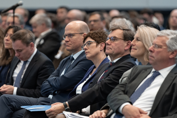 Transatlantische ZUsammenarbeit