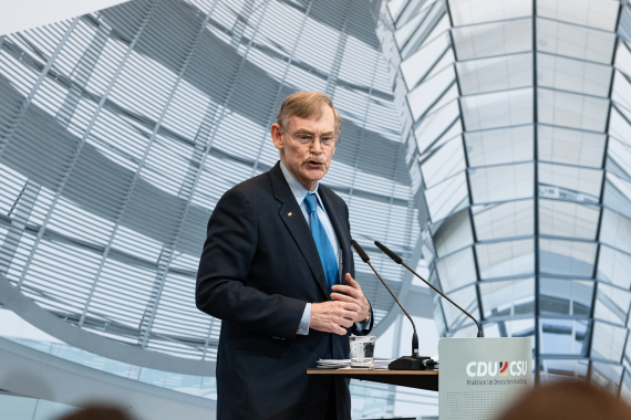 Transatlantische ZUsammenarbeit
