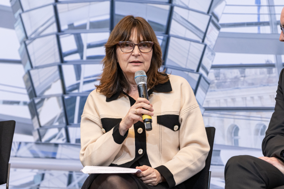 Mechthild Heil MdB Vorsitzende des Ausschusses für Bau, Wohnen, Stadtentwicklung und Kommunen Berichterstatterin der Arbeitsgruppe Bau, Wohnen, Stadtentwicklung und Kommunen der CDU/CSU-Fraktion im Deutschen Bundestag