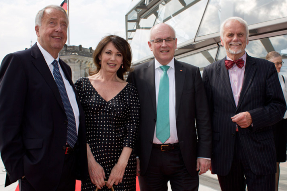 (v.l.n.r.) Bernd Neumann, Iris Berben, Volker Kauder, Wolfgang Börnsen (Foto: Tobias Koch)