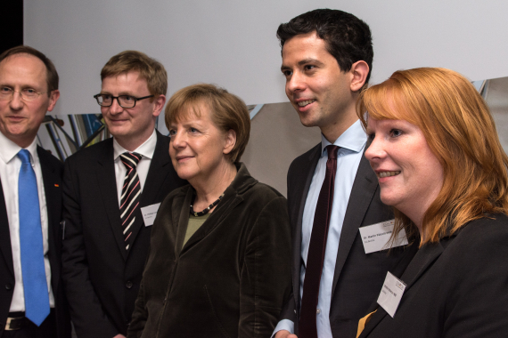 Gruppenfoto mit der Bundeskanzlerin: Klaus-Dieter Gröhler, Dr. Philipp Lengsfeld, Dr. Martin Pätzold und Christina Schwarzer (v.l.n.r.)