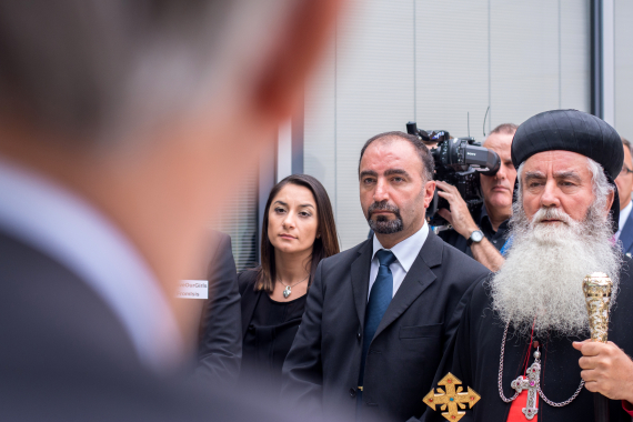 Bischof Dr. Julius Hanna Aydin (Zentralrat Orientalischer Christen in Deutschland), rechts