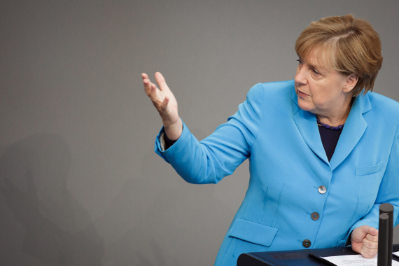 Bundeskanzlerin Angela Merkel spricht im Bundestag