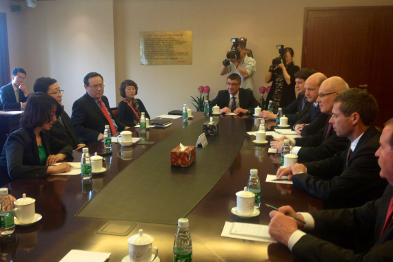Treffen mit dem chinesischen Finanzminister Lou Jiwei in Peking