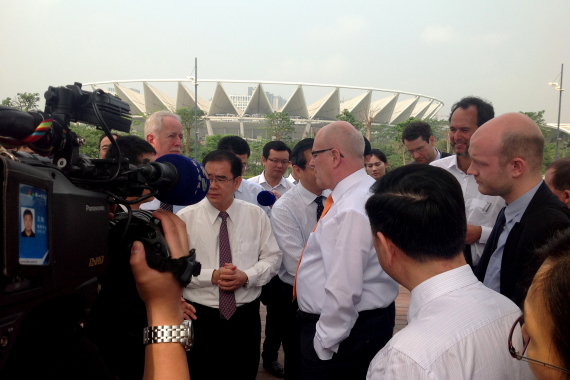 Der Fraktionsvorsitzende im Gespräch mit lokalen Politikern der Wirtschaftsmetropole Foshan, Provinz Kanton
