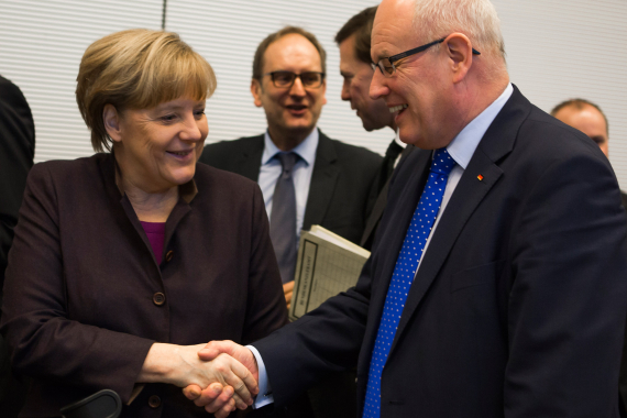 Angela Merkel und Volker Kauder während einer Fraktionssitzung