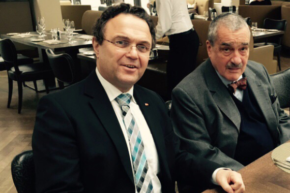 Austausch mit dem ehemaligen tschechischen Außenminister Karel zu Schwarzenberg, Vorsitzender der Partei TOP 09